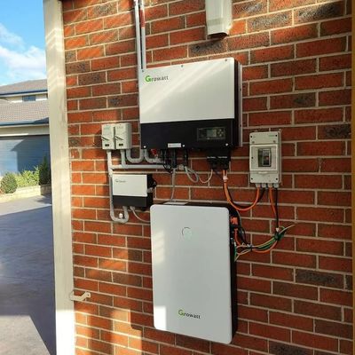 Διάρκεια κύκλου 6000 95% DoD GBLI6532 Growatt μπαταρία λιθίου με ενσωματωμένη προστασία BMS