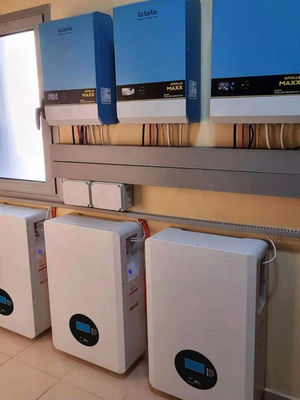 Πιστοποιημένη ηλιακή μπαταρία λιθίου 200ah 48V/51.2V100ah με τύπου ράφους και τοίχου