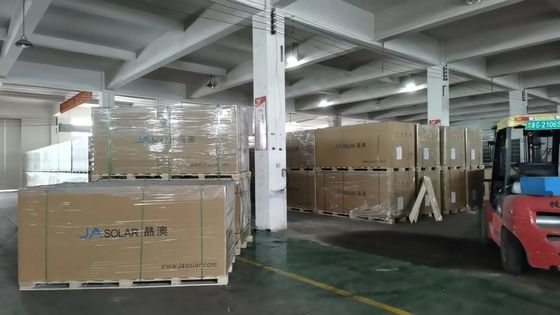 JA SOLAR 615W Bificial ηλιακοί συλλέκτες με μισό κύτταρο